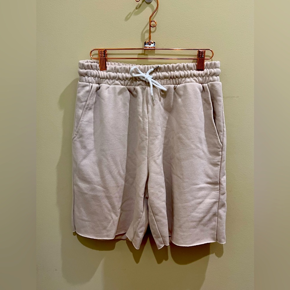 Forever 21 size medium cloth tan shorts